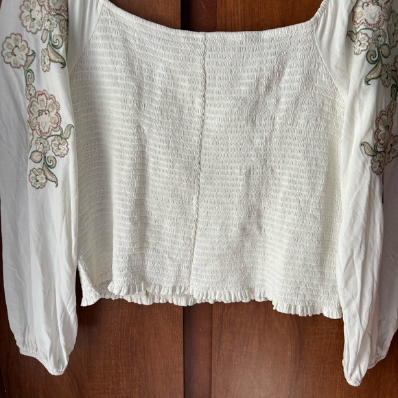 • NWT! [Lucky Brand] Ruched Embroidered Top • - Picture 9 of 12